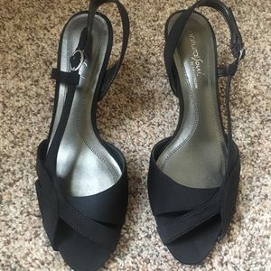Naturalizer Black slip on sandals